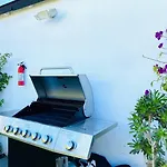 Charming 3 Bedroom Home Near Sofi And Lax - 65Th