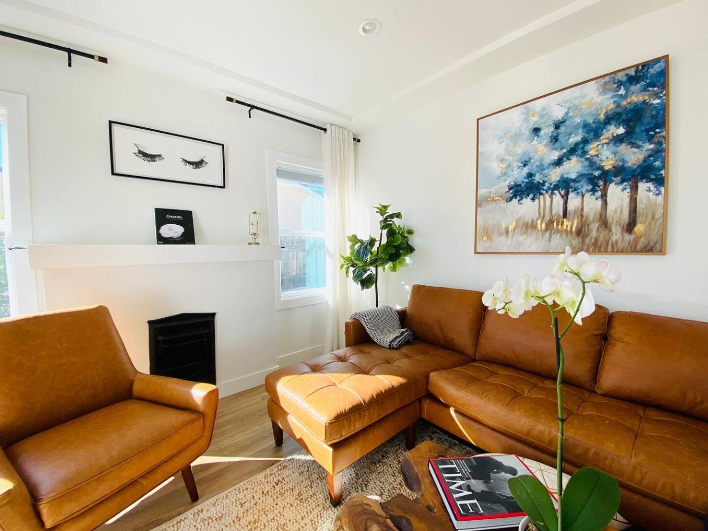 Charming 3 Bedroom Near Sofi And Lax - 65th *